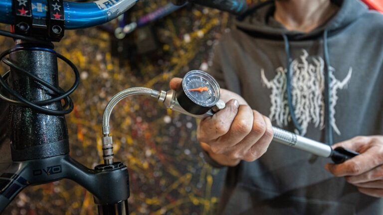 100均セリアの空気入れを解説！種類と使い方、合うバルブの見分け方